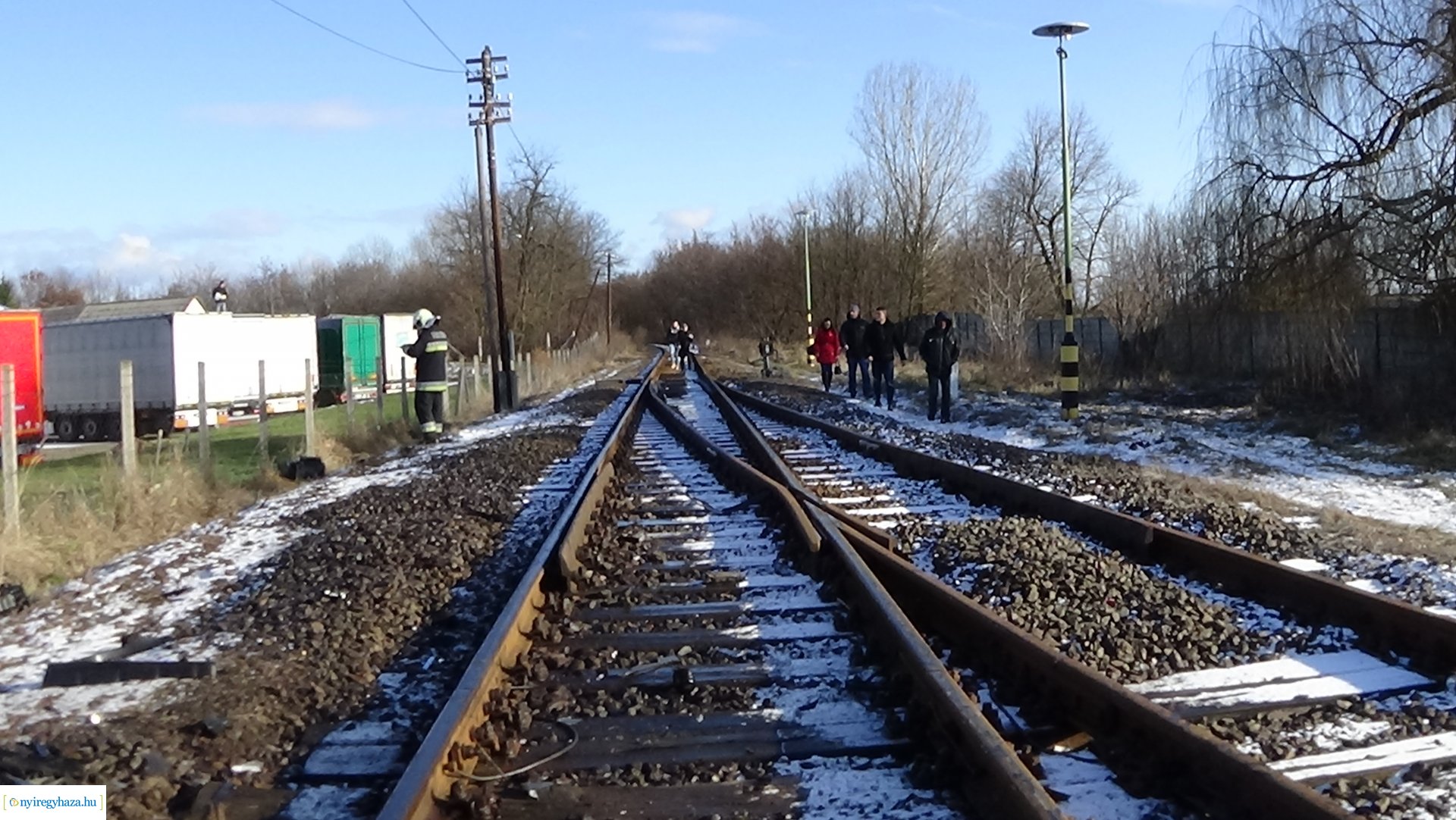 Vonatnak hajtott egy személygépkocsi Nyíregyházán