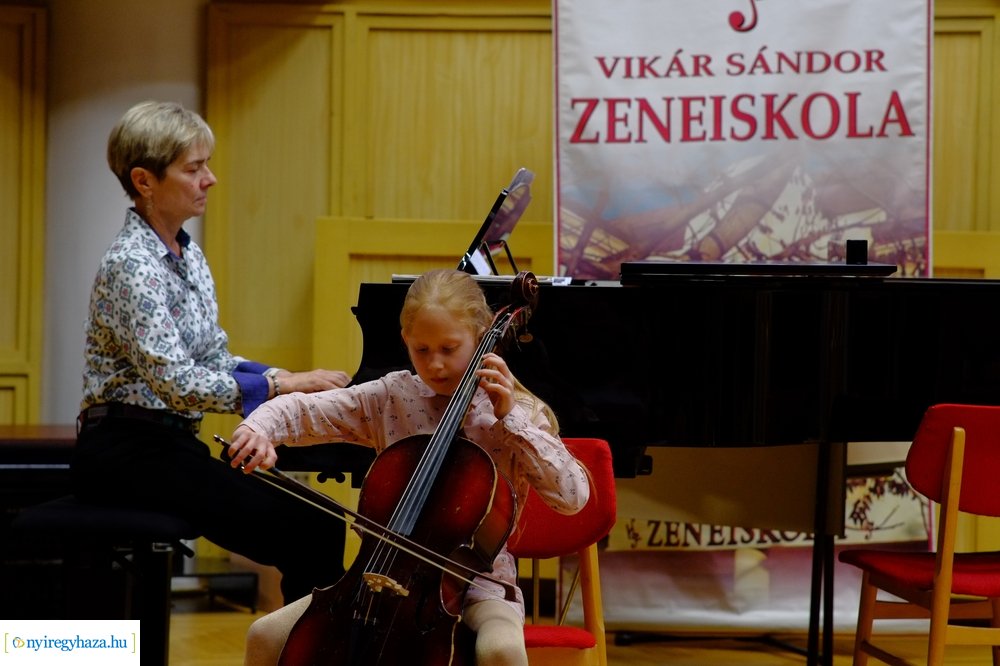 Vonós hangverseny a Vikárban