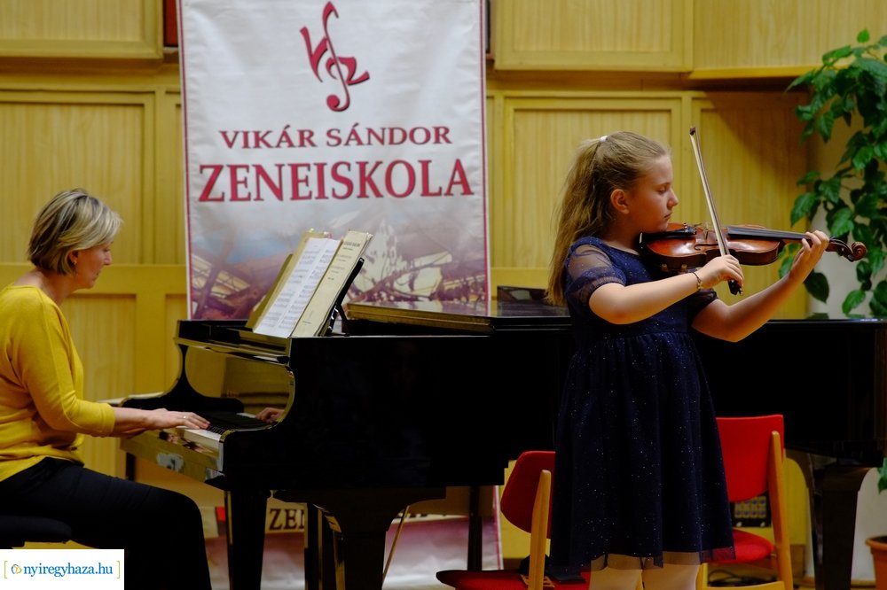 Vonós hangverseny a Vikárban