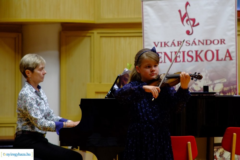 Vonós hangverseny a Vikárban
