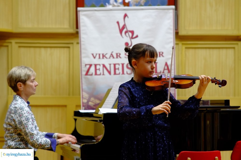 Vonós hangverseny a Vikárban