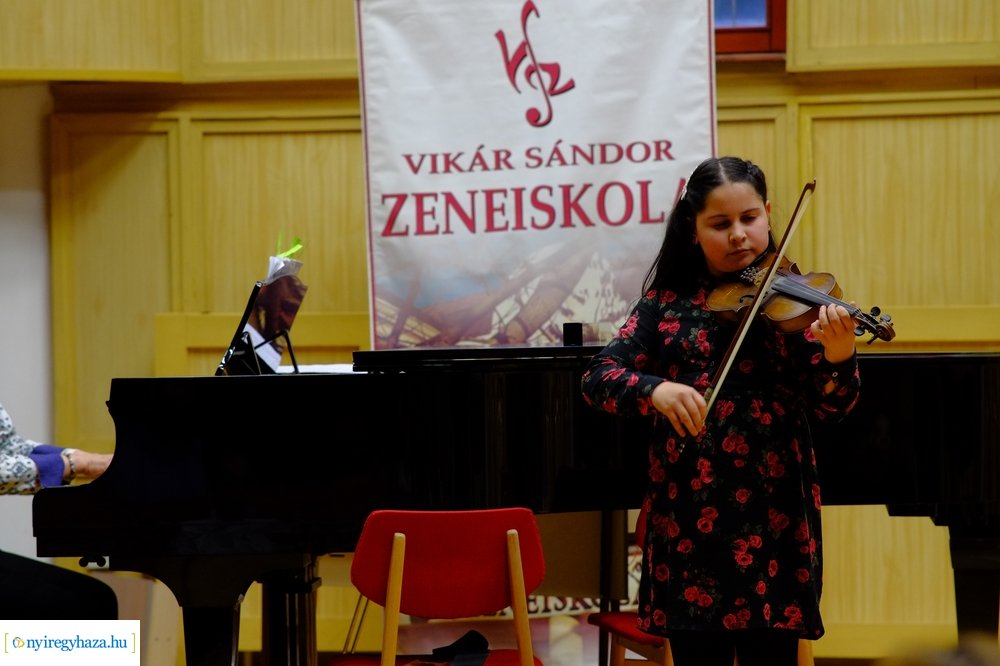 Vonós hangverseny a Vikárban