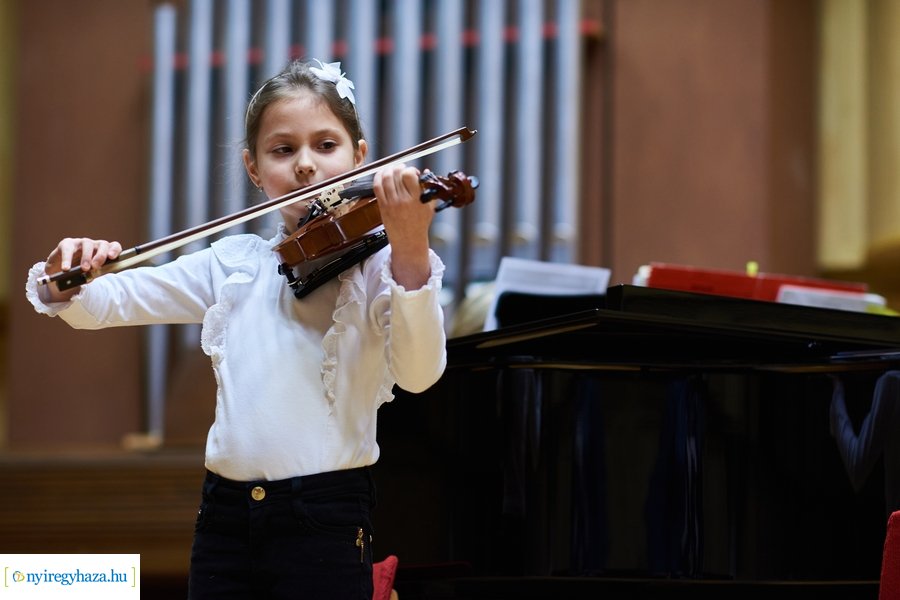Vonós tanszaki hangverseny a Vikárban - 20230124