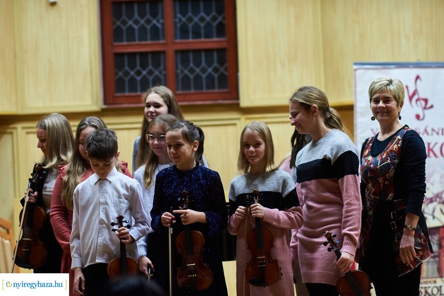 Vonós tanszaki hangverseny a Vikárban - 20230124