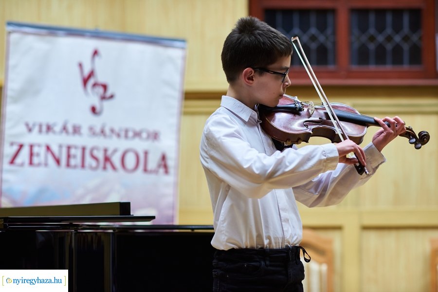 Vonós tanszaki hangverseny a Vikárban - 20230124