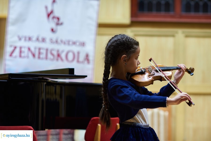 Vonós tanszaki hangverseny a Vikárban - 20230124