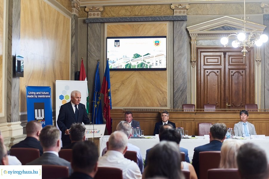 W-Scope beruházás aláírása