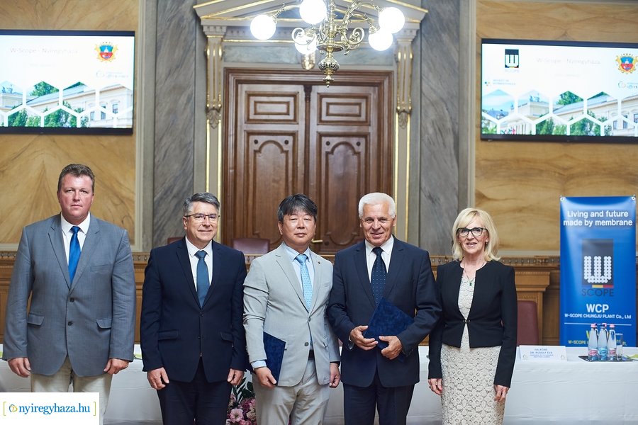 W-Scope beruházás aláírása