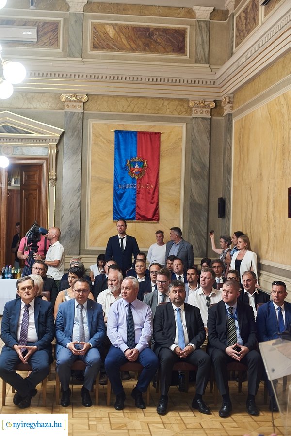 W-Scope beruházás aláírása