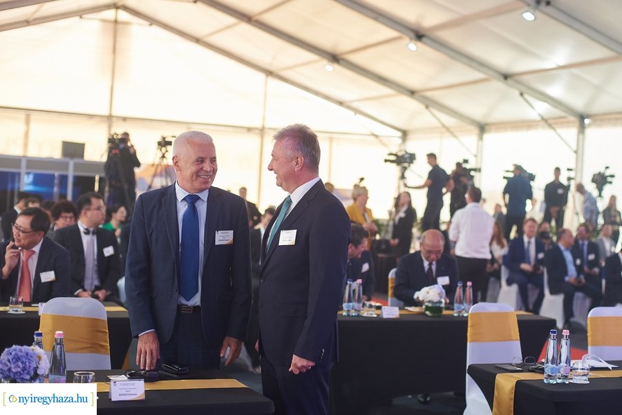 W-Scope Hungary Plant alapkő letétele