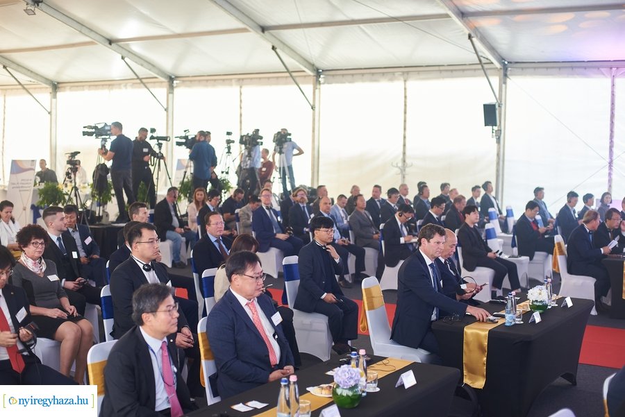 W-Scope Hungary Plant alapkő letétele