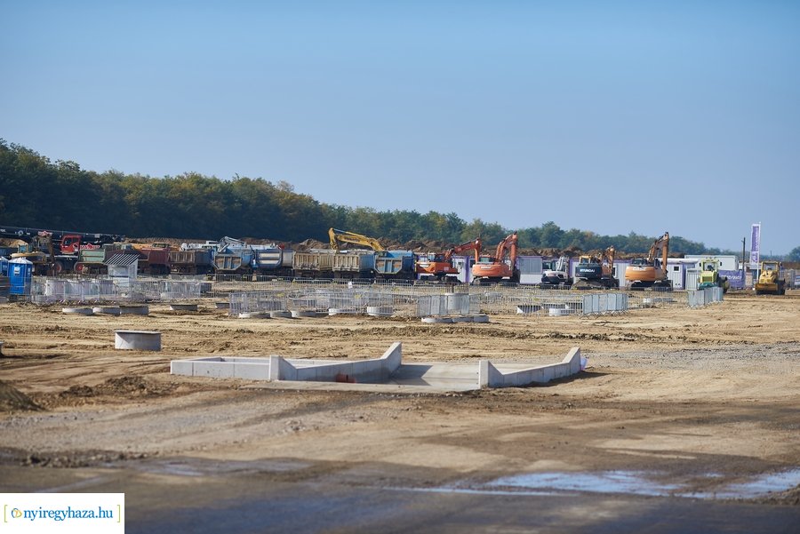 W-Scope Hungary Plant alapkő letétele