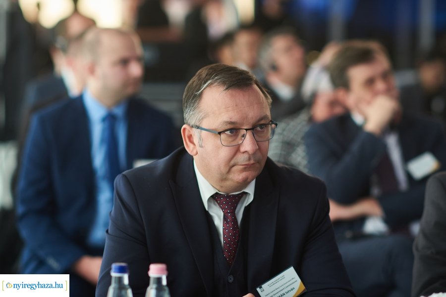 W-Scope Hungary Plant alapkő letétele