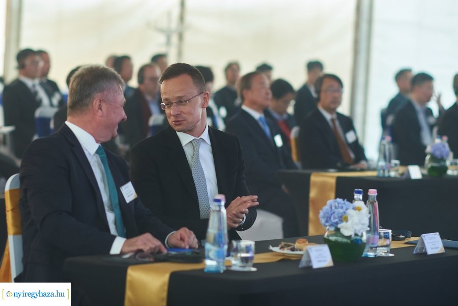 W-Scope Hungary Plant alapkő letétele