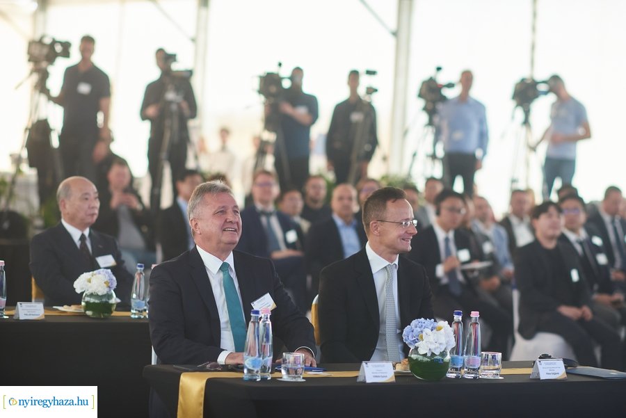 W-Scope Hungary Plant alapkő letétele