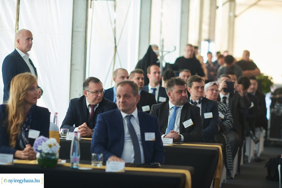 W-Scope Hungary Plant alapkő letétele