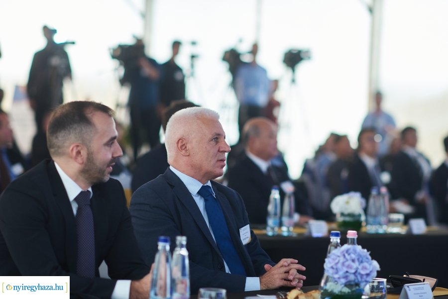 W-Scope Hungary Plant alapkő letétele