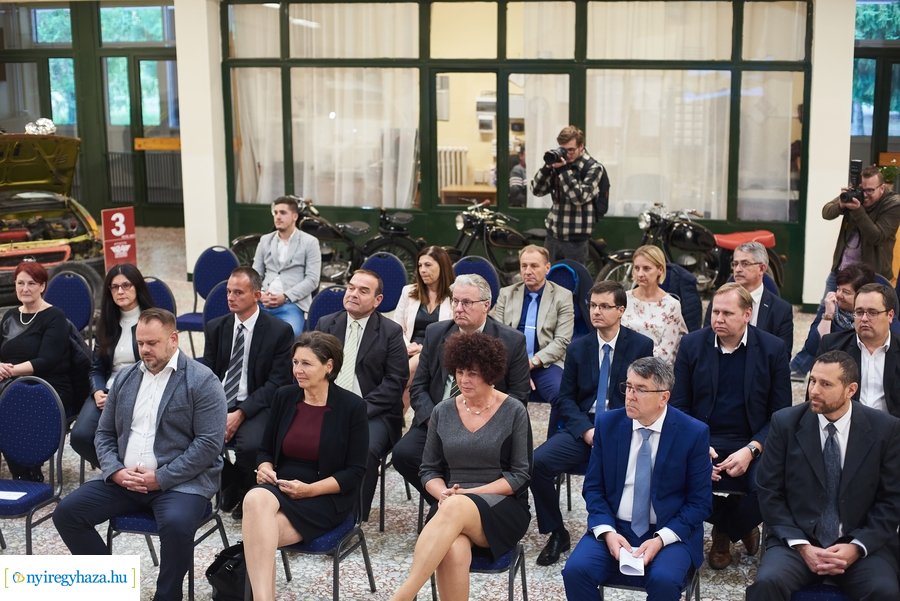 Wifi rendszer átadó a Bánki Donát iskolában