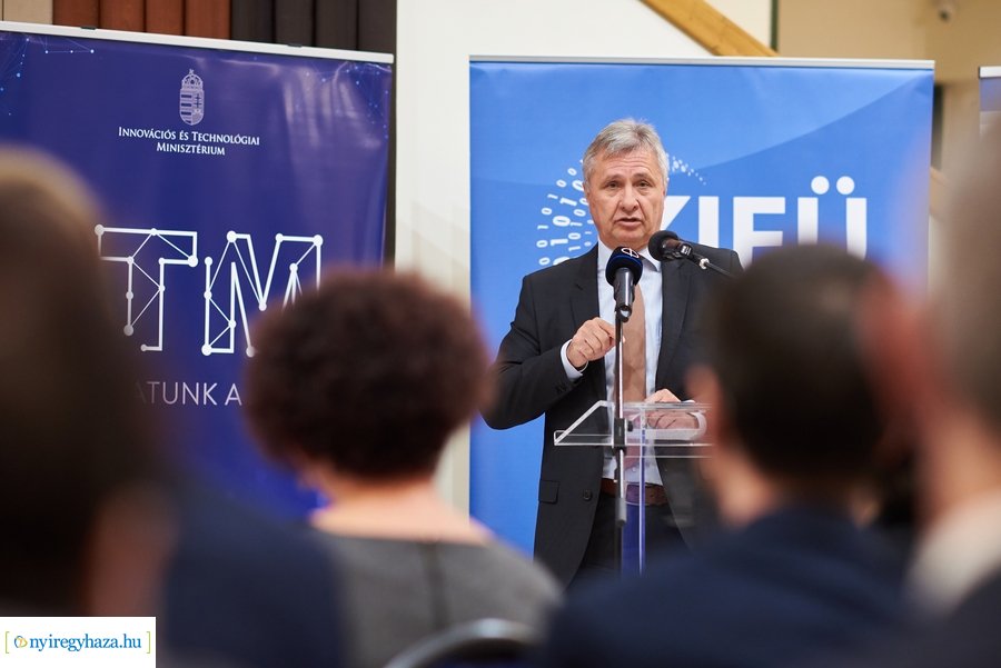 Wifi rendszer átadó a Bánki Donát iskolában