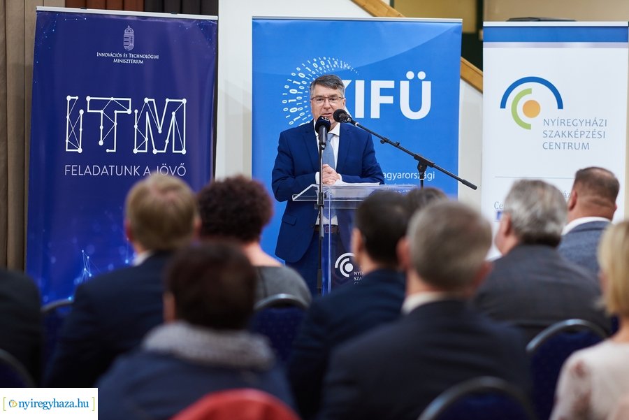 Wifi rendszer átadó a Bánki Donát iskolában