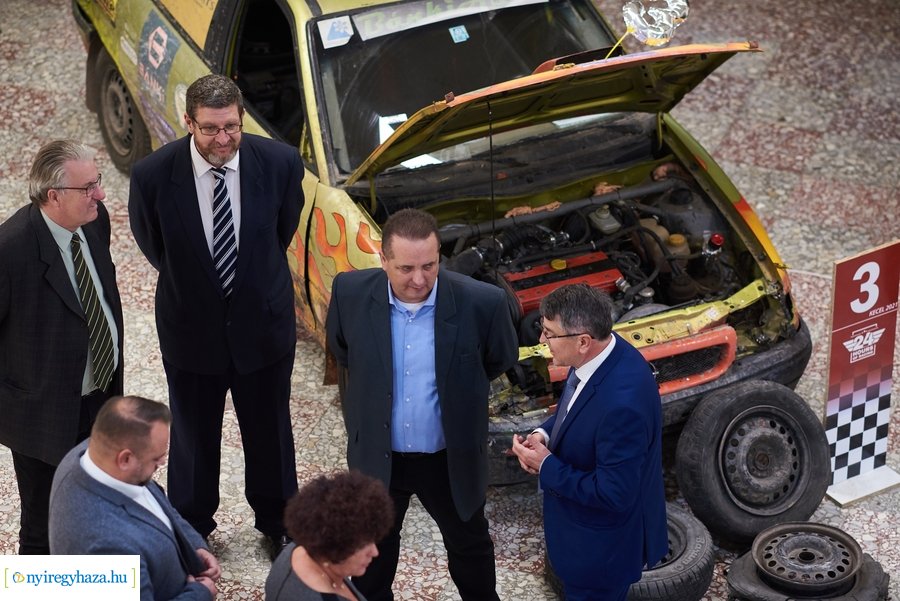 Wifi rendszer átadó a Bánki Donát iskolában