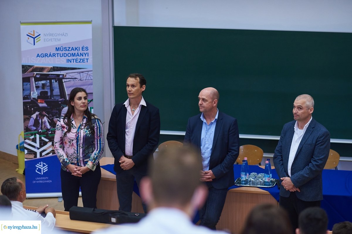 Wizz Air vezetőségének látogatása a Nyíregyházi Egyetemen