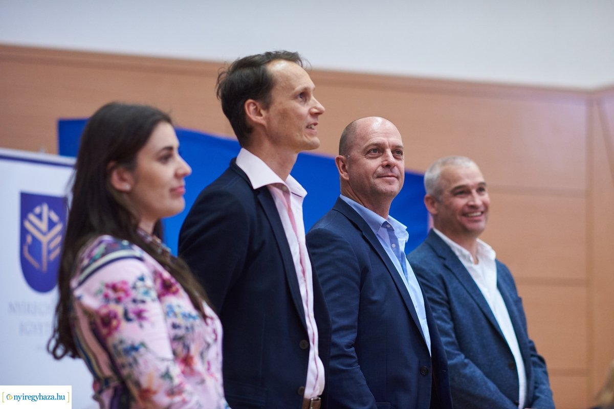 Wizz Air vezetőségének látogatása a Nyíregyházi Egyetemen