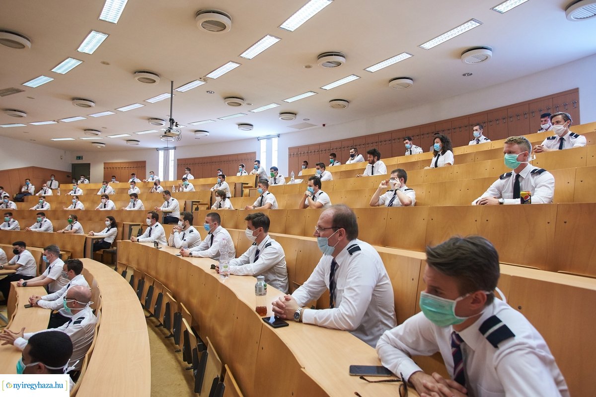 Wizz Air vezetőségének látogatása a Nyíregyházi Egyetemen