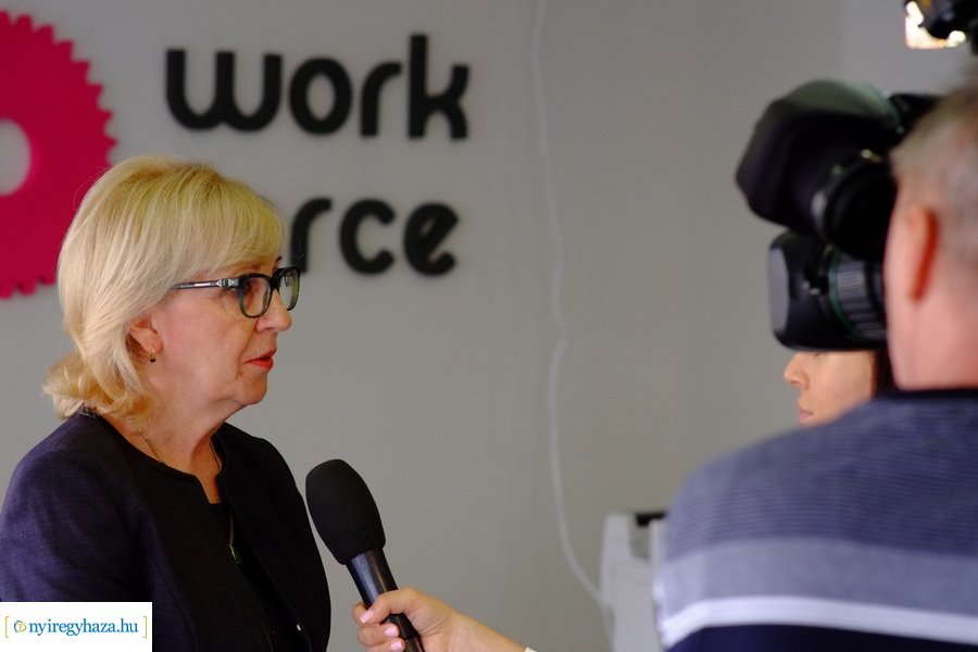 Work Force megnyitó