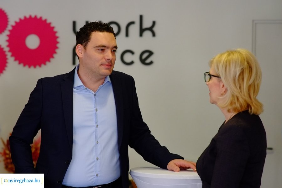 Work Force megnyitó