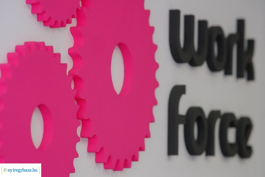 Work Force megnyitó