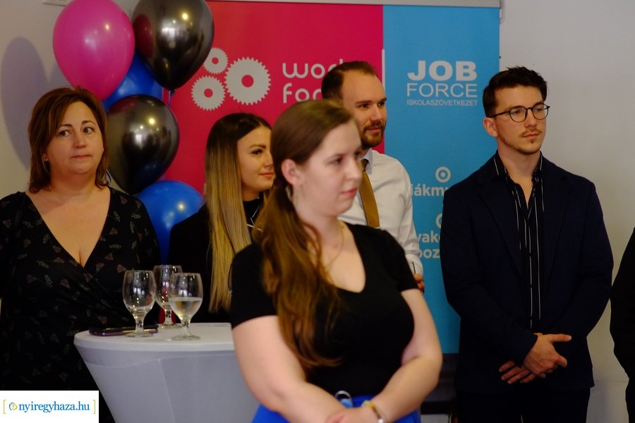 Work Force megnyitó