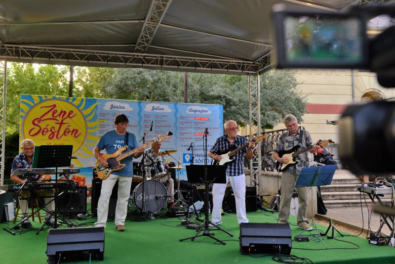 Zene Sóstón - a Ret-Rock együttes koncertje