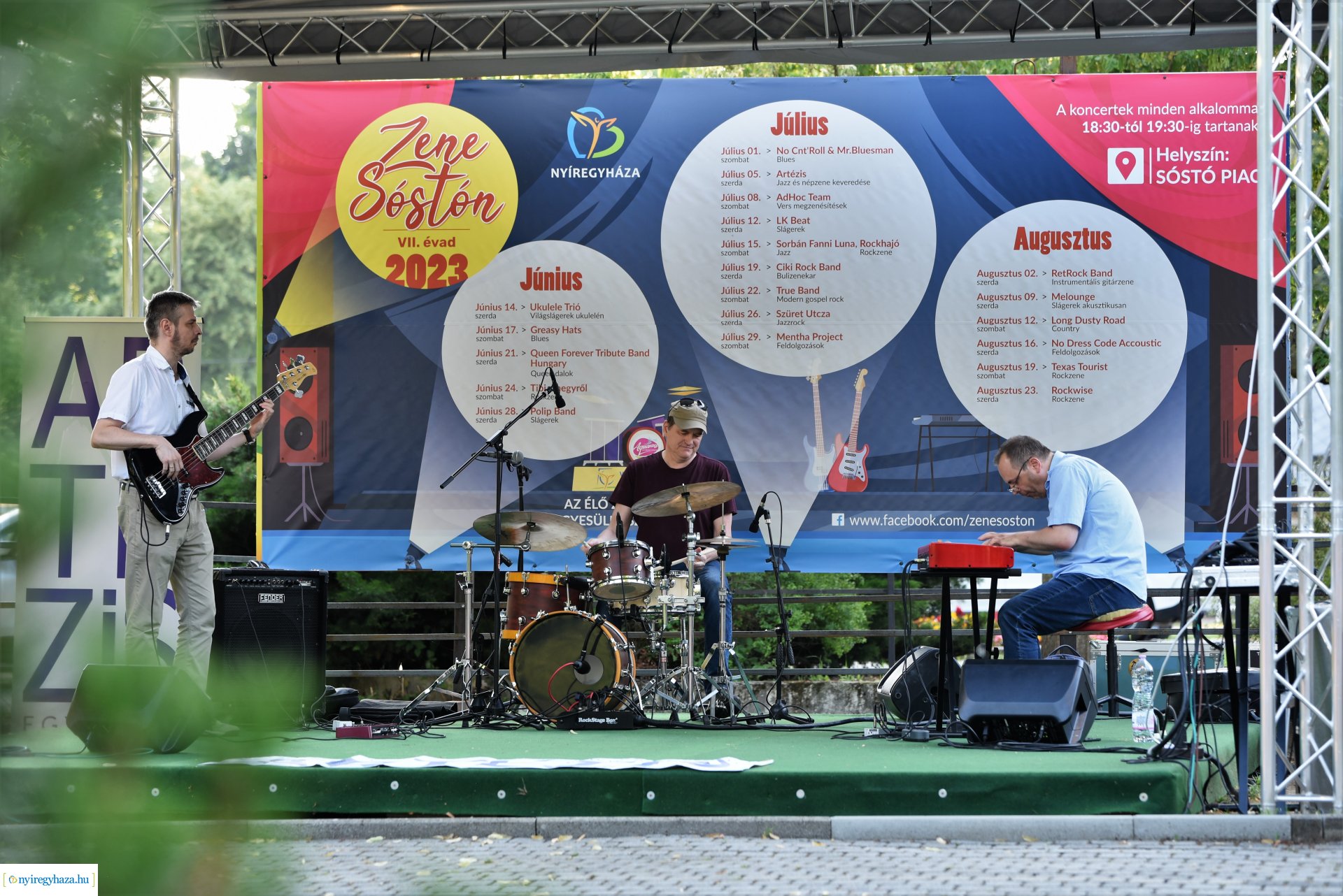 Zene Sóstón - az Artézis együttes koncertje