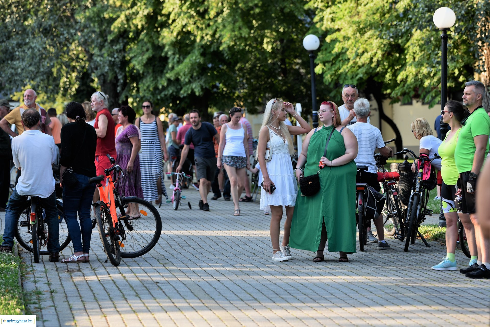 Zene Sóstón - az Artézis együttes koncertje