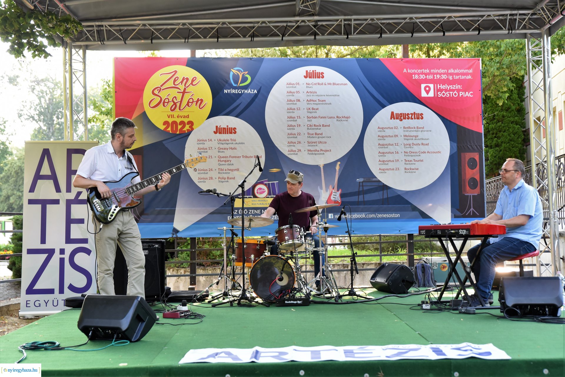 Zene Sóstón - az Artézis együttes koncertje