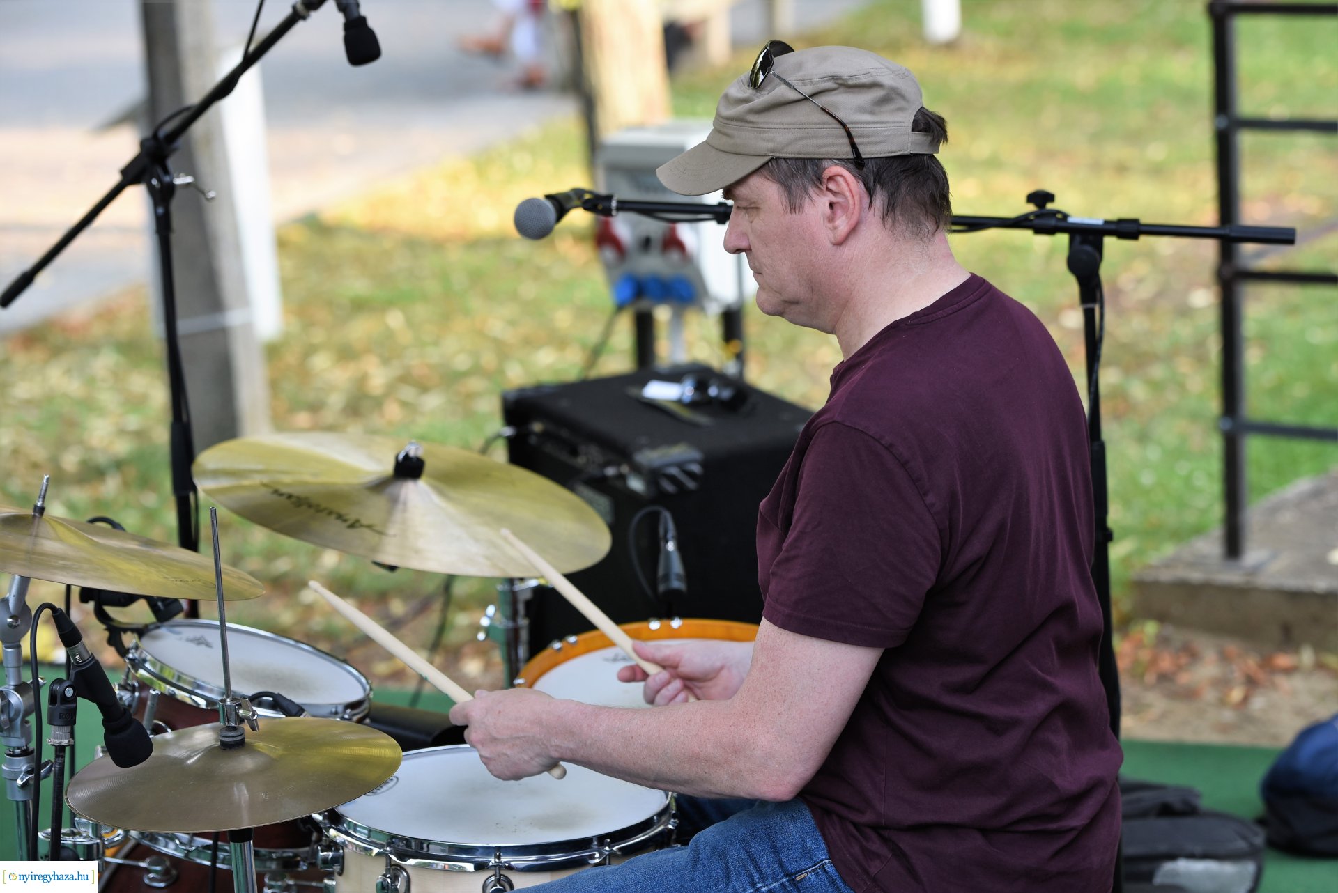 Zene Sóstón - az Artézis együttes koncertje