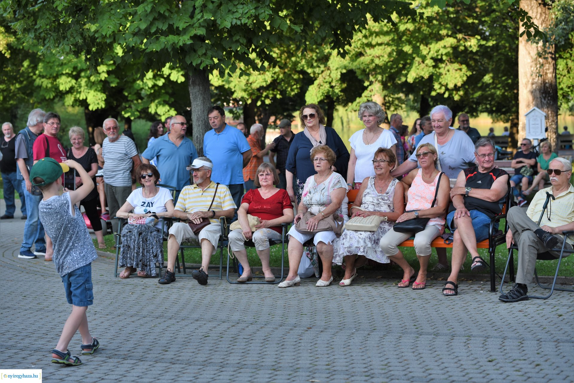 Zene Sóstón - az Artézis együttes koncertje