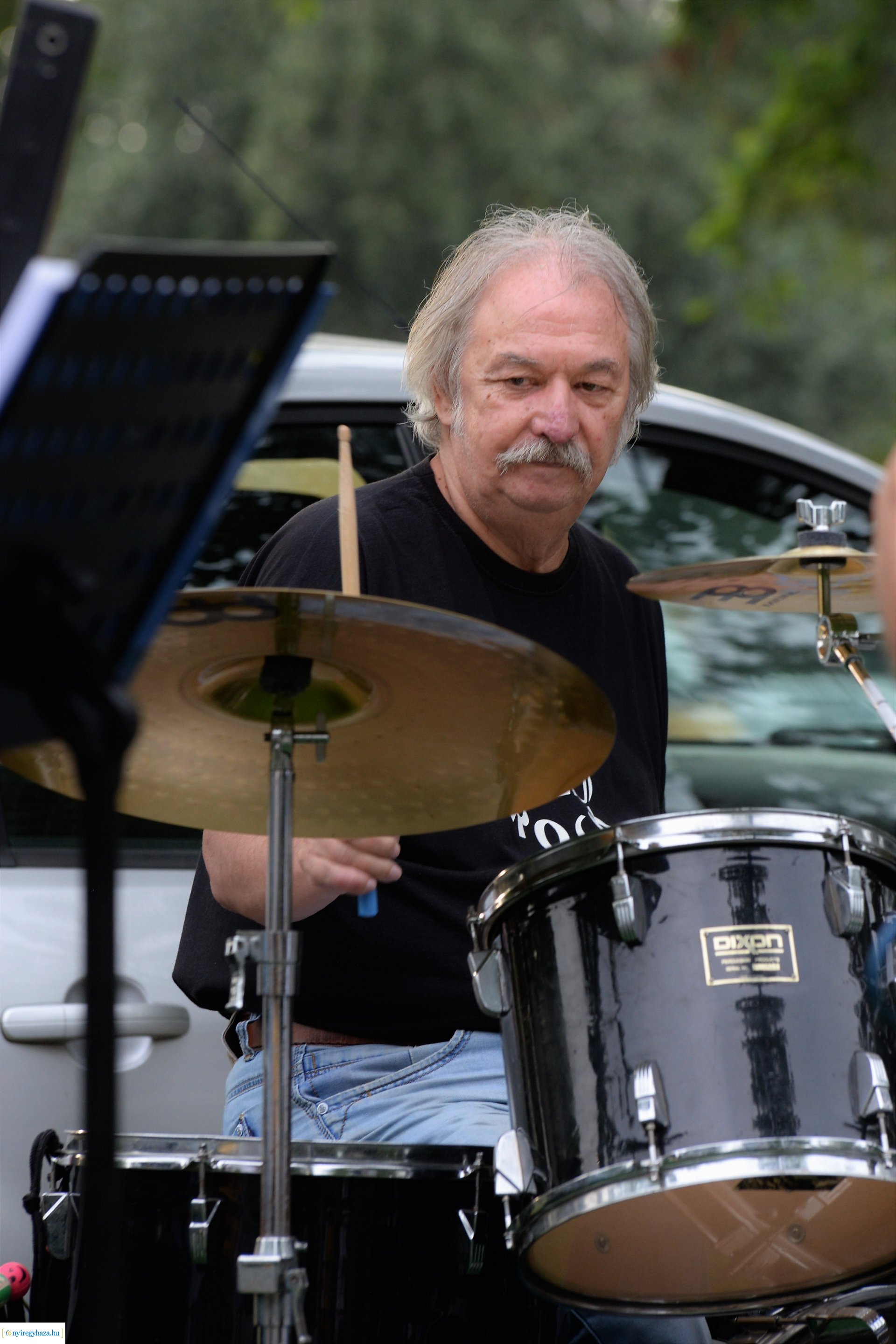 Zene Sóstón-szerdán a Kaland Old Rock együttes lépett fel