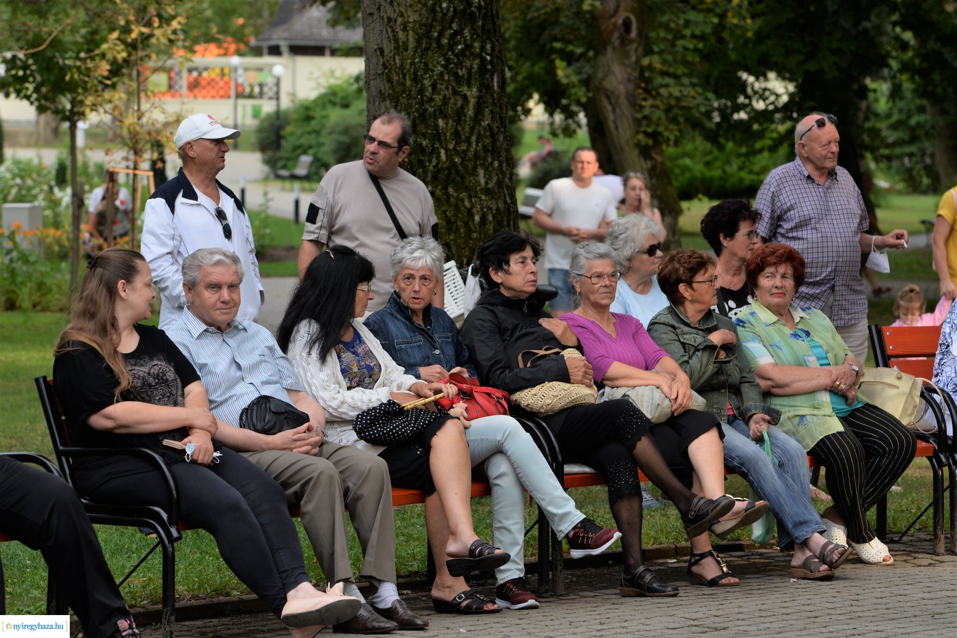 Zene Sóstón-szerdán a Kaland Old Rock együttes lépett fel