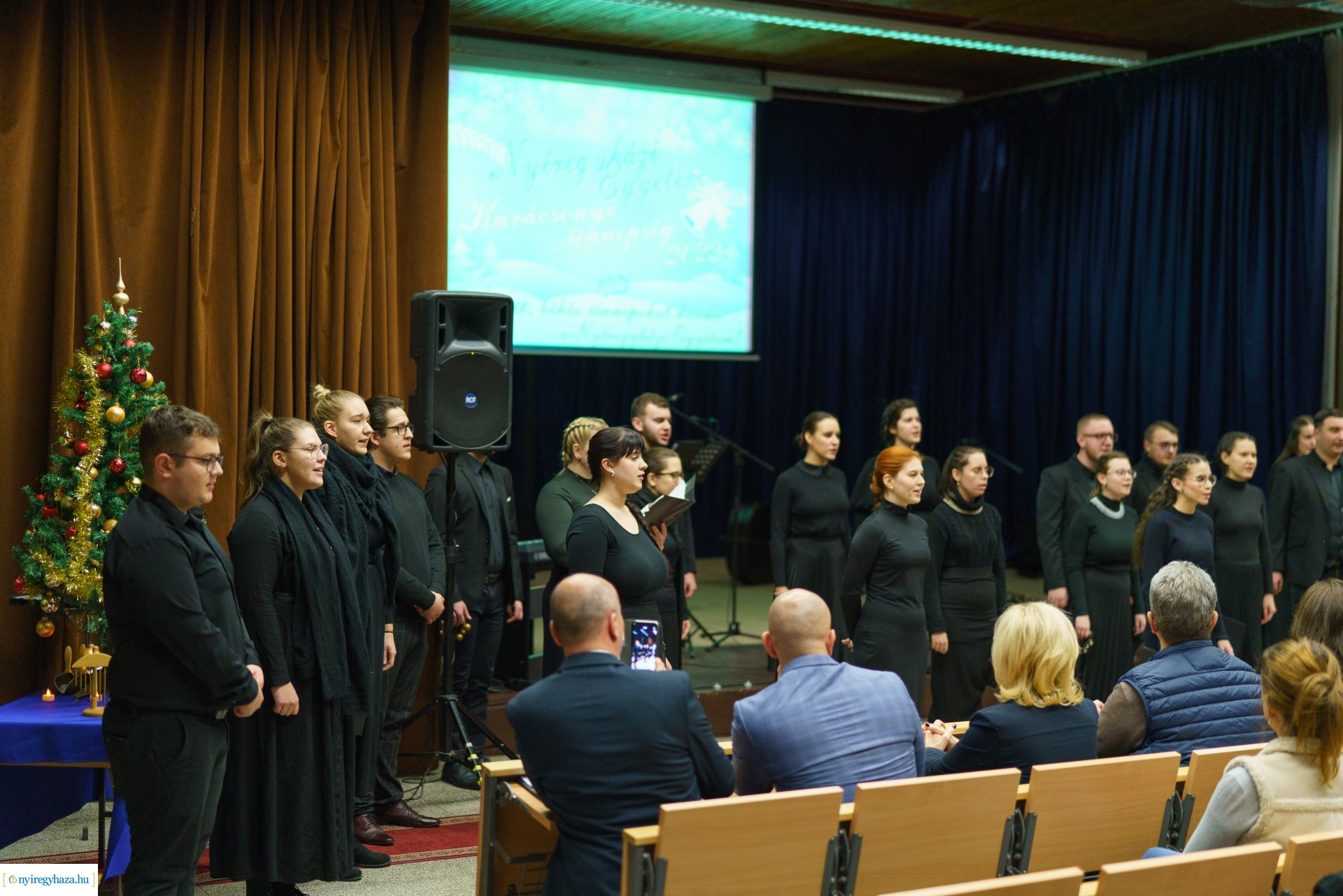 Zenés ünnepvárás: karácsonyi ünnepség az egyetemen (Fotók: Váczy Norbert, Nyíregyházi Egyetem)
