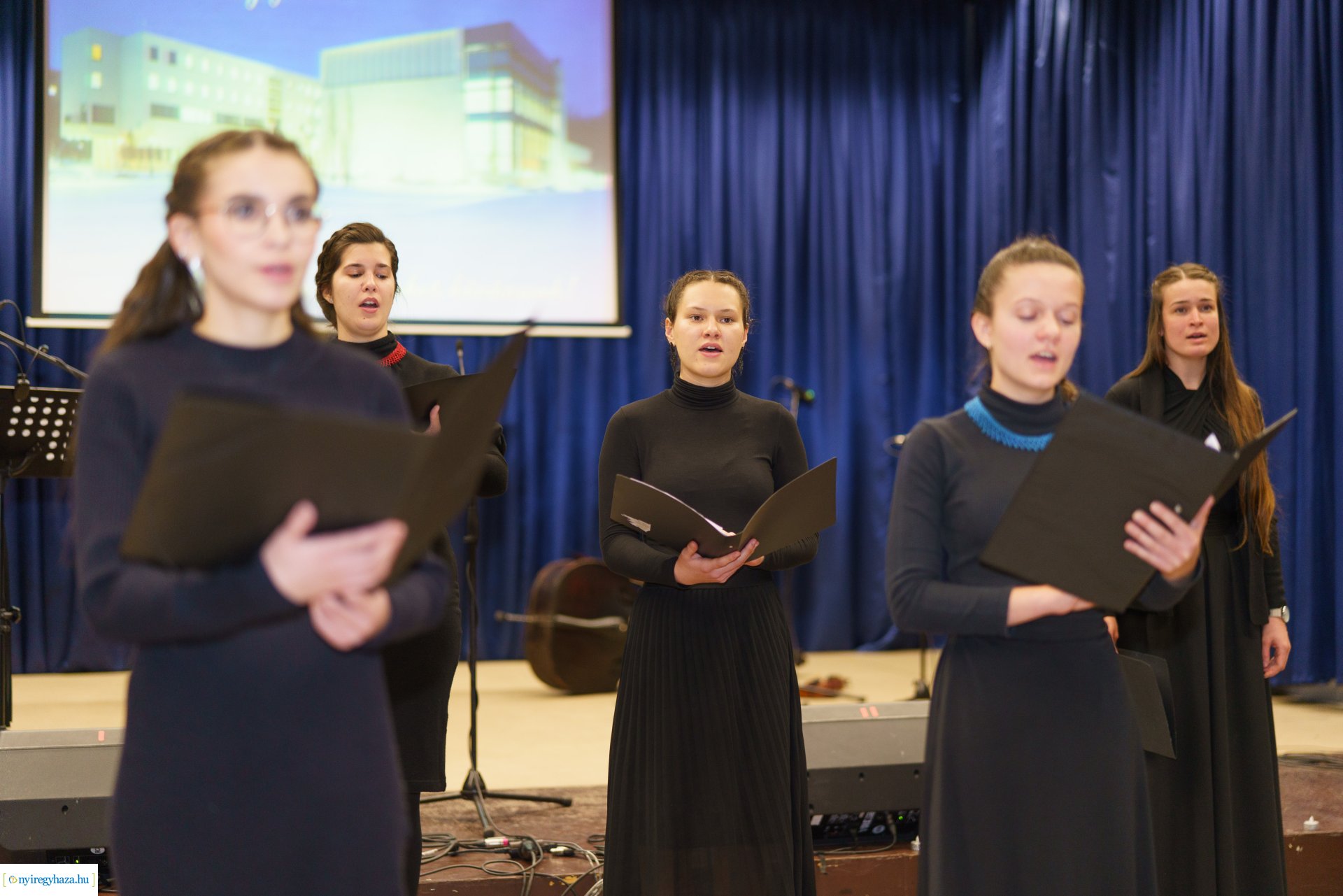 Zenés ünnepvárás: karácsonyi ünnepség az egyetemen (Fotók: Váczy Norbert, Nyíregyházi Egyetem)