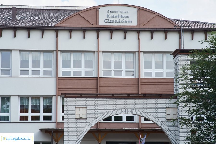 Zenthe Ferencre emlékeztek a Szent Imre iskolában