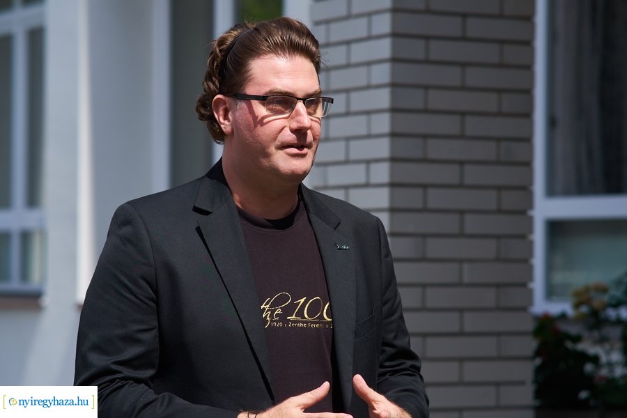 Zenthe Ferencre emlékeztek a Szent Imre iskolában