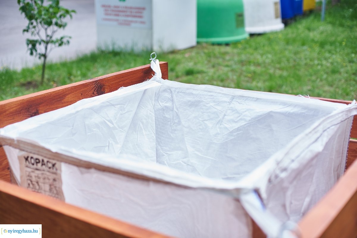 Zöldhulladék-gyűjtő Pont átadó