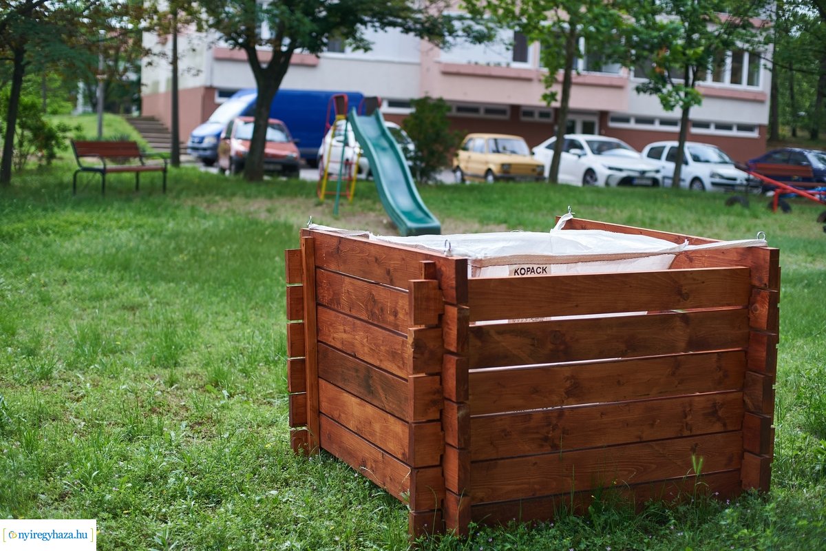 Zöldhulladék-gyűjtő Pont átadó