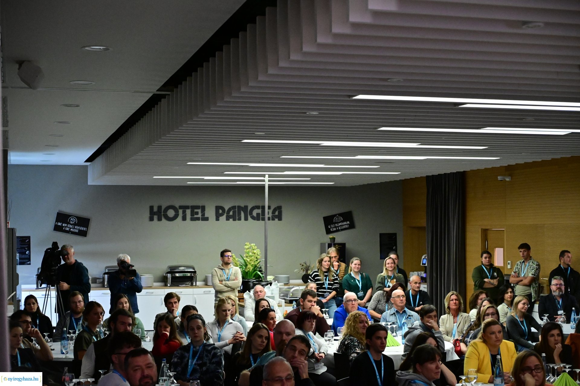 Zoo Disputa előadások a Pangeában