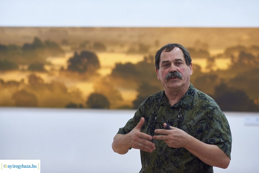 Zsila Sándor fotóművész kiállítása a Városi Galériában