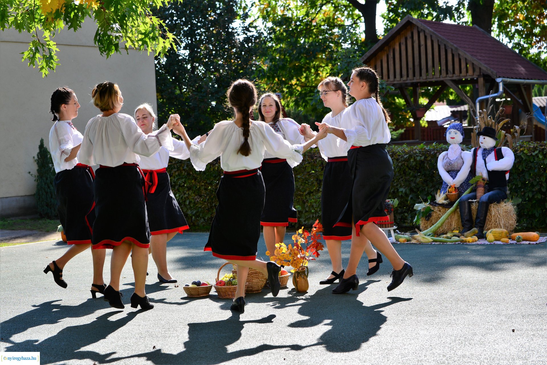 Zsinórlabda pálya bejárás Sóstóhegyen az Eszterlánc Északi Óvoda Nyitnikék Tagintézményében