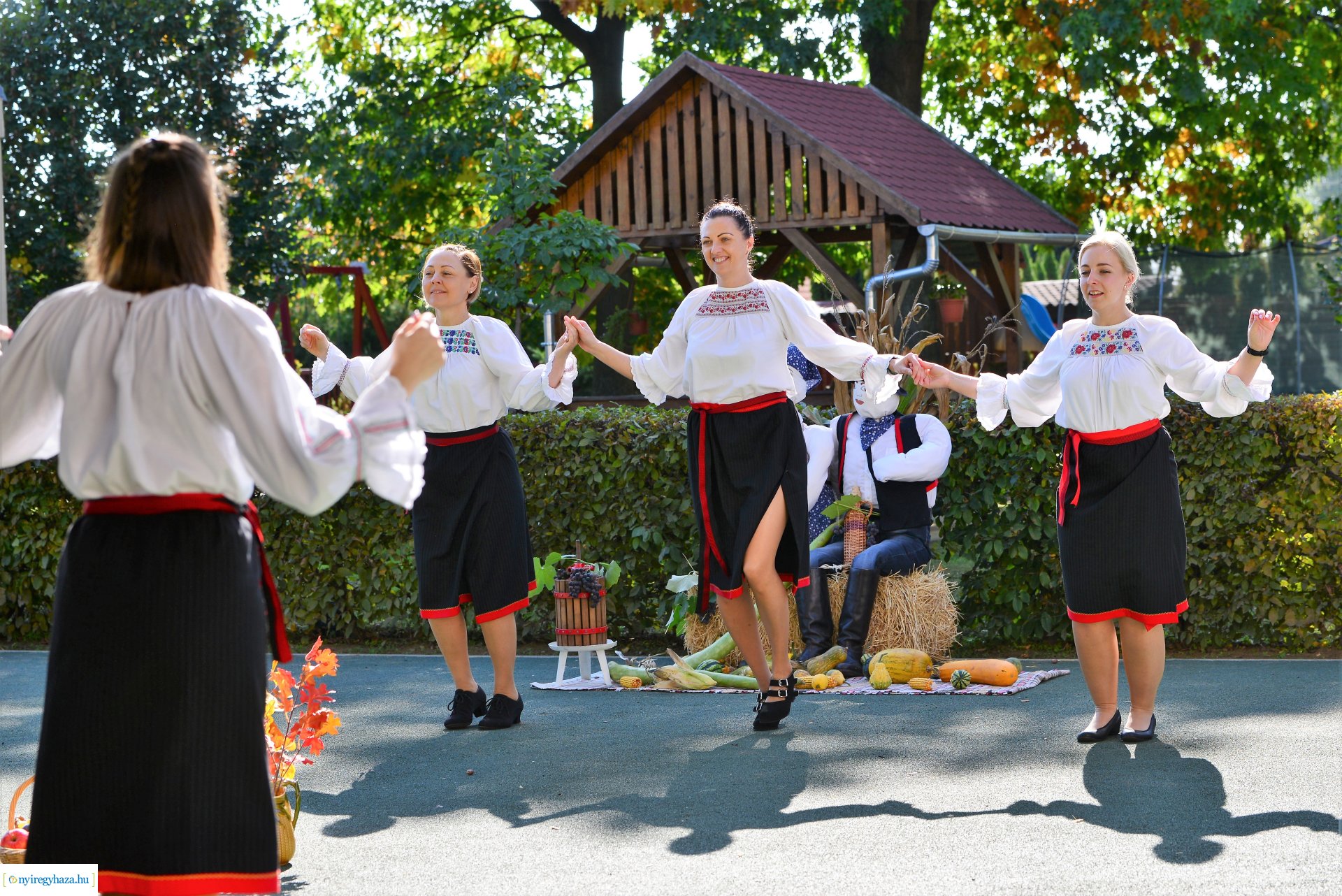 Zsinórlabda pálya bejárás Sóstóhegyen az Eszterlánc Északi Óvoda Nyitnikék Tagintézményében